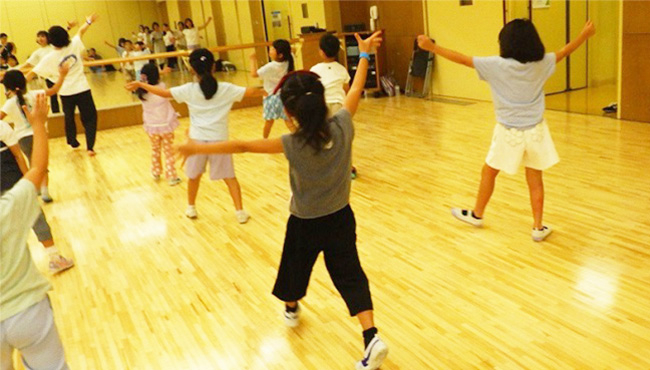 小学生講座「ダンスにチャレンジ！」②